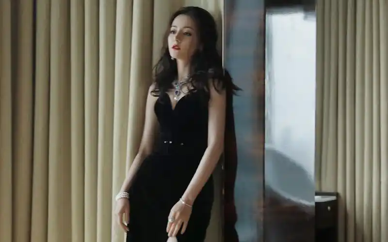 迪丽热巴性感妩媚写真桌面壁纸