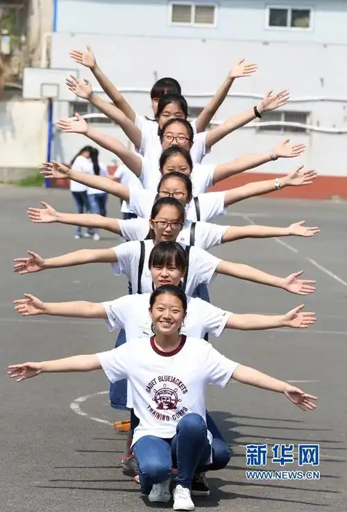 创意毕业照告别初中生活