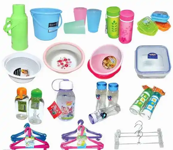 塑料是重要的有机合成高分子材料,它与合成橡胶,合成纤维形成了日常