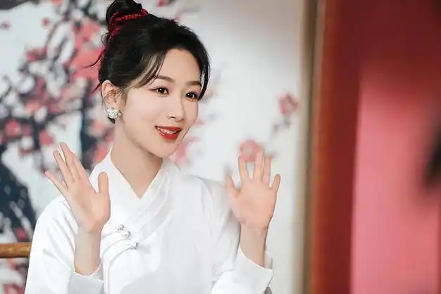 杨紫神仙造型曝光惊艳唐妆封神了网友大赞雍容华贵绝色芳华