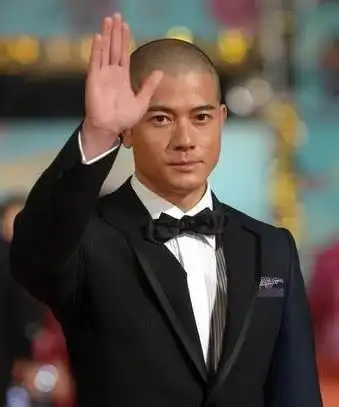 光头检验男星颜值,吴亦凡,鹿晗,李易峰,谁的光头更帅?