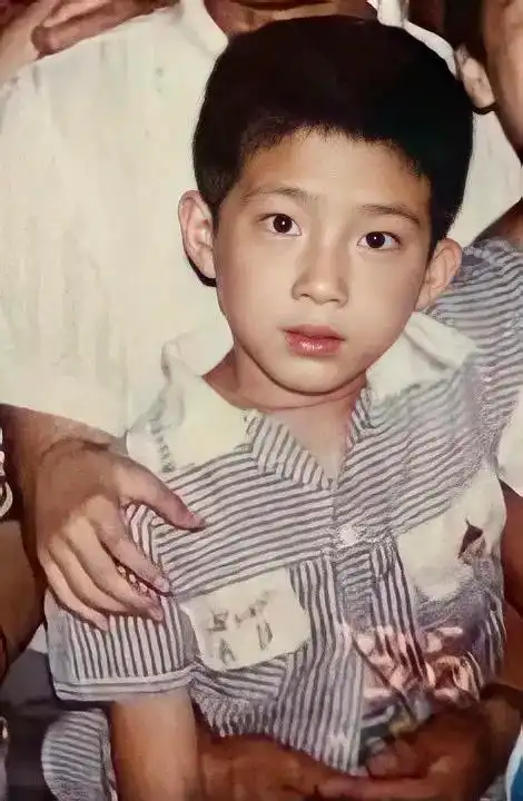 井柏然小时候好清秀啊是我的取向