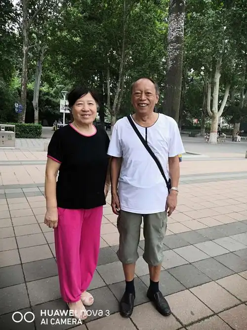 焦福顺田军夫妻合影