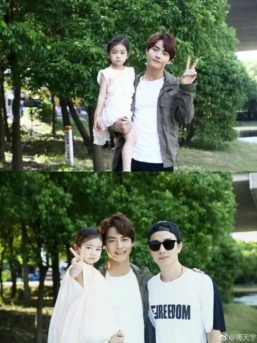 马天宇lucky合影果然是抱娃界的大赢家