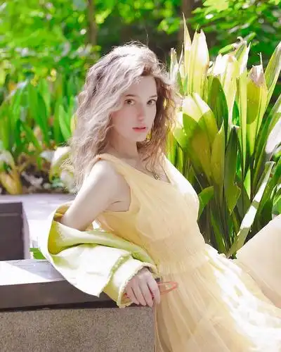 ins网红混血美女秦妃小清新甜美写真