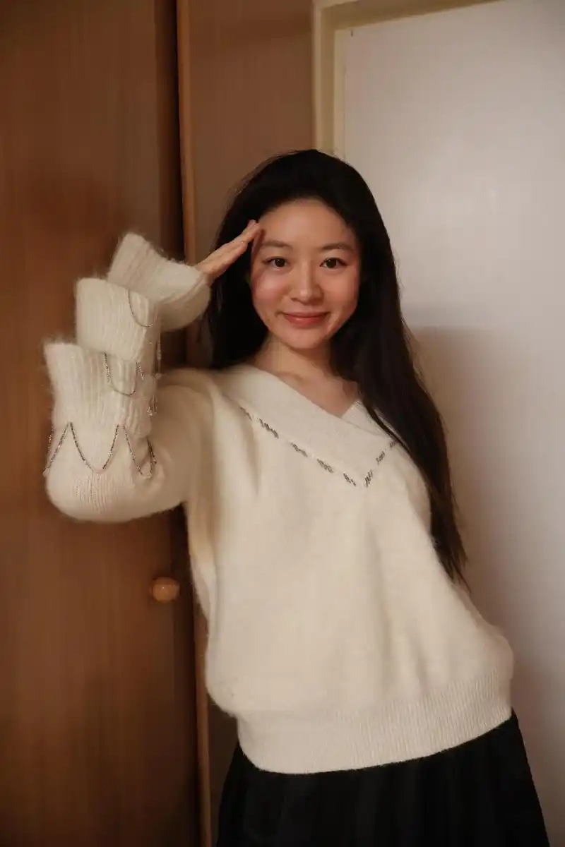 一个人拍很多很多照片.