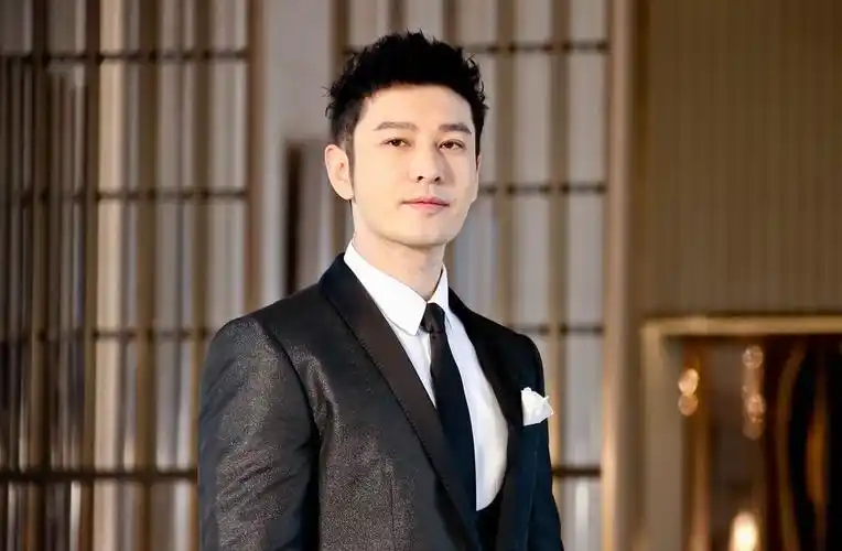 黄晓明世纪同台前女友两人互动惹议 本人怒发声:不要伤害我家人