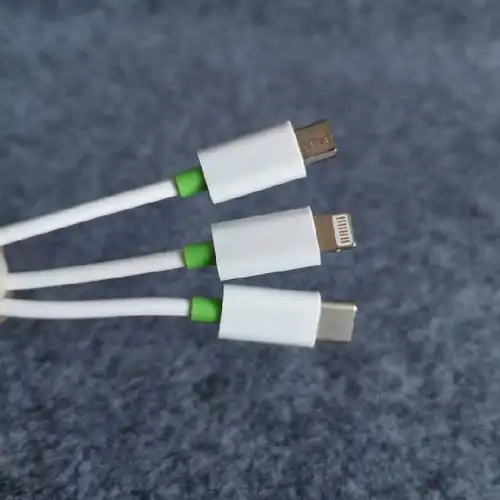 小电数据线快充一拖三适用苹果安卓typec手机通用车载充电线