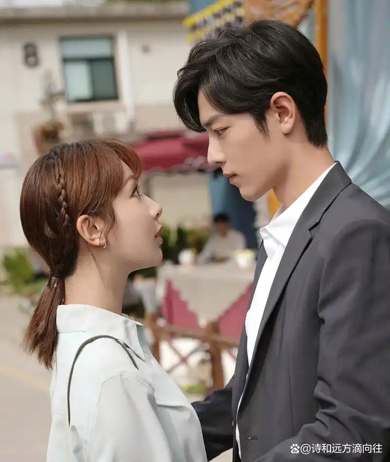 肖战杨紫上演摸头杀,甜腻宠爱,几家欢喜几家愁