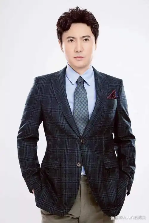 近日,关于沈腾年轻时有多帅的话题,又一次登上了热搜,这已经不知道是