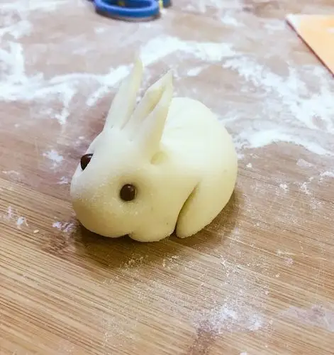大侦探兔美酱做的兔子馒头的做法