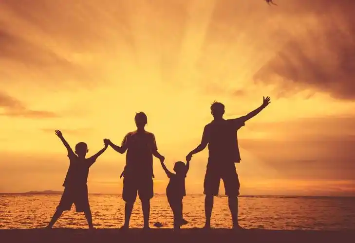 "幸福的家庭,家人勤快":65岁门卫大爷,总结出3个幸福特征