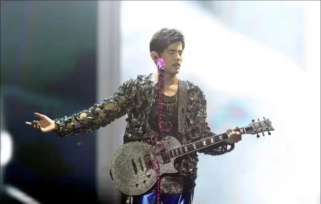 统治华语乐坛下一个20年#周杰伦#摩天轮周杰伦#奶茶伦#腹肌 - 抖音