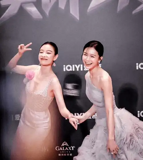 澳门这一夜:《狂飙》剧组有排面,文咏珊倪妮美到哭,85后顶流压轴_杨幂