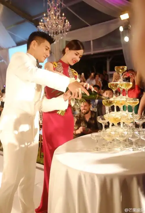 刘诗诗吴奇隆巴厘岛大婚:从07年的辛十四娘开始,我爱
