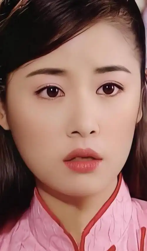 林心如年轻时清纯灵动活泼可爱