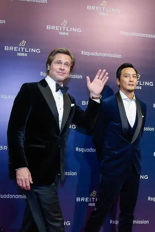 世纪同框!吴彦祖,皮特两大男神斗帅 你更喜欢哪个?