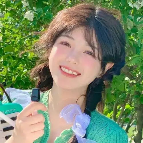 笑的很开心很甜的女生头像绝绝子