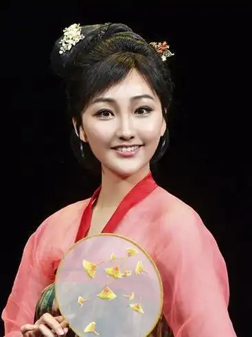 于震老婆辛月身高169八零后中戏校花