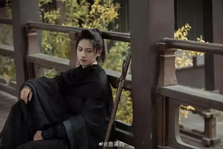 谁说古风只适合女孩子,男孩子的古装扮相也很绝啊_楚淇