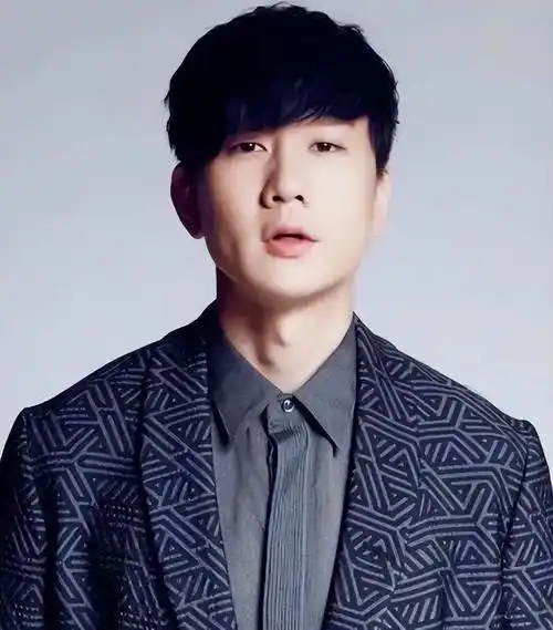 这些塌鼻子的男星,照样帅到没朋友_苏有朋_林俊杰_陈奕迅