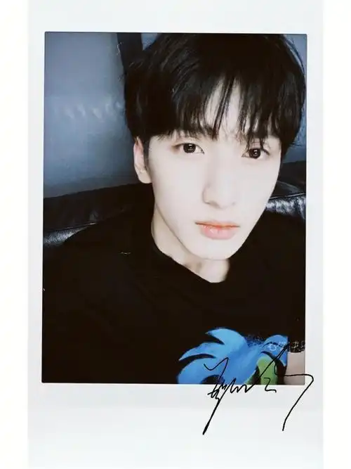 饭圈美工严浩翔签名拍立得