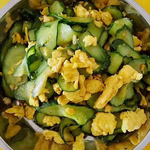 p>黄瓜炒鸡蛋是一道以黄瓜和鸡蛋为主要食材,盐, a target="_blank"