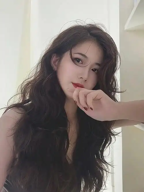 73圆脸,方脸女孩一定要烫的显脸小发型懒人必备烫发,超好打理的法式