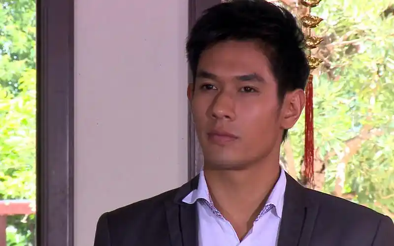 泰剧《暴风新娘》-少爷从国外回来了,等着他的会是什么故事?