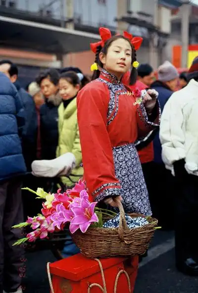 旧社会的卖花女