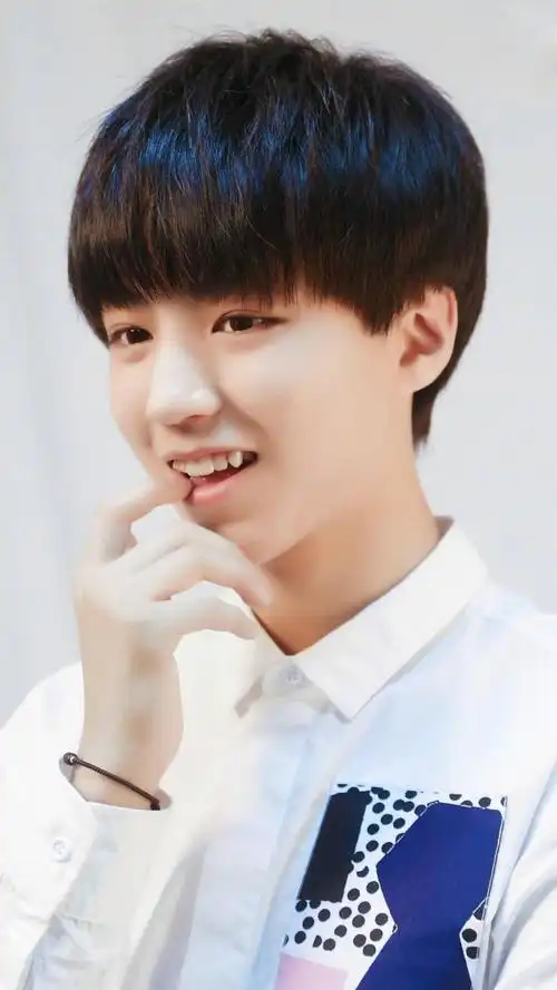 可爱呆萌王俊凯,高清图片,手机锁屏桌面-壁纸族