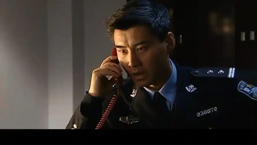 神圣使命贪腐市长引咎辞职黑老大狼狈入狱结局让人欢喜