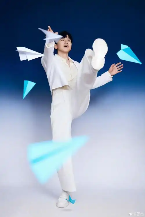 任贤齐,张杰,刘宇宁的出现不仅第一眼就给我那种秋裤扎进袜子里的扎实