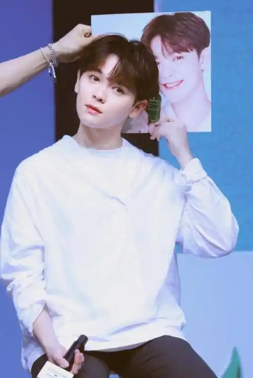 太温柔了吧实力歌手尤长靖晒初春穿搭粉丝大呼是心动啊