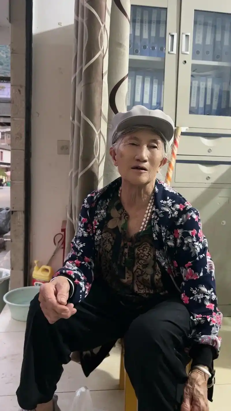 祝我亲爱的妈妈永远健康,快乐,平平安安,长命百岁#今生做你的 - 抖音