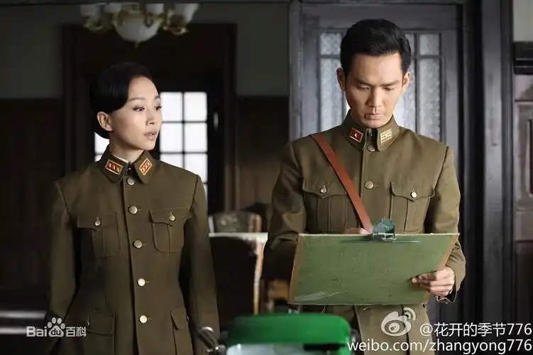 这部剧里有一个女配角 俞晓江 我也很喜欢  结尾处她跑到小桥上抱着幕