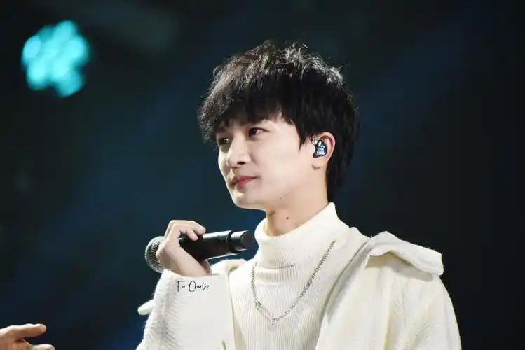 周深 雪花落下#周深 周深为青春爱情竞技成… - 堆糖,美图壁纸兴趣