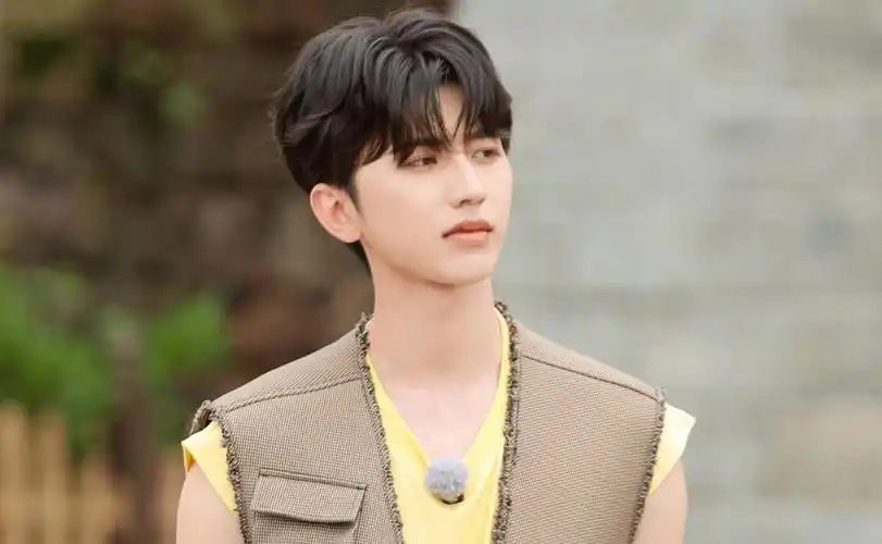 《奔跑吧》再次爽约引发争议,网友质问:为何不处理蔡徐坤镜头?