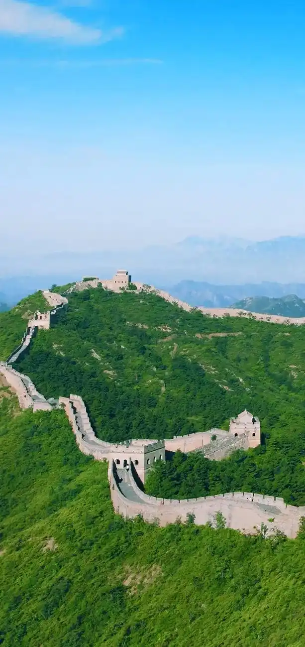 雄伟壮观的万里长城 - 抖音