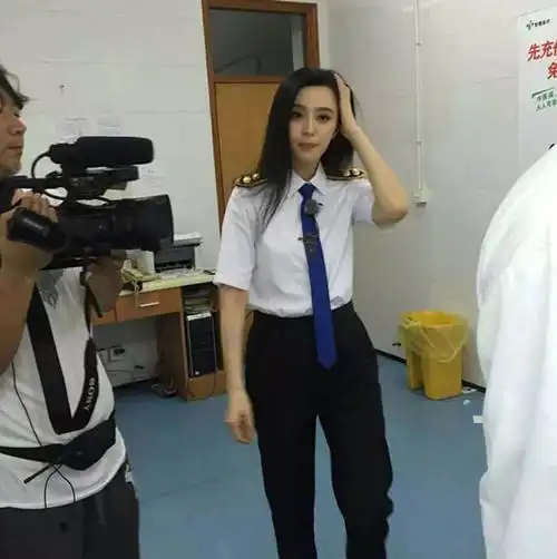 范冰冰现身医院