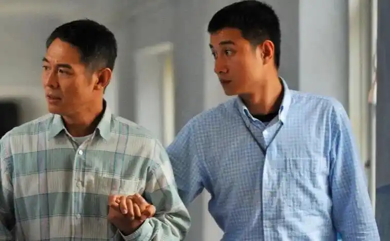 2009年,薛晓路筹拍《海洋天堂》,黄轩搭档李连杰演父子,为了演好自闭