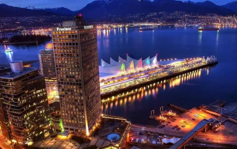 p>温哥华(vancouver),位于 a target="_blank" href="/item/加拿大