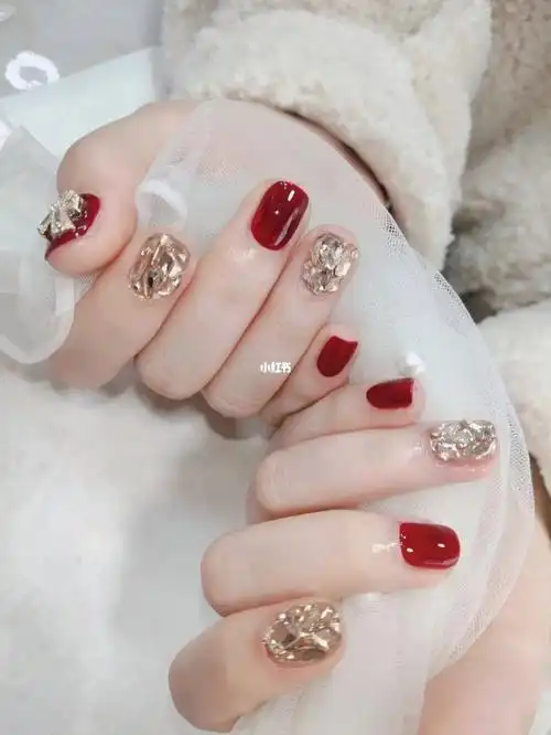 显白耐看带图找美甲小姐姐安排!