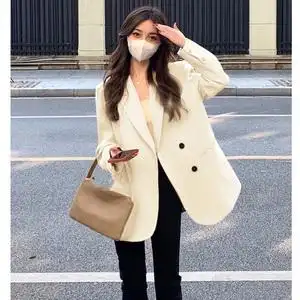 米色小西装外套女2022年小个子春装新款高级感免烫设计感小众西服