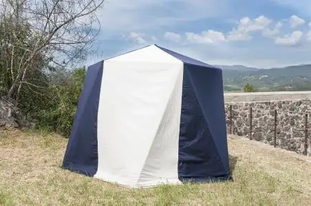 喝了点酒,现在小弟弟总硬着,看上去像顶着一个帐篷,不舒服