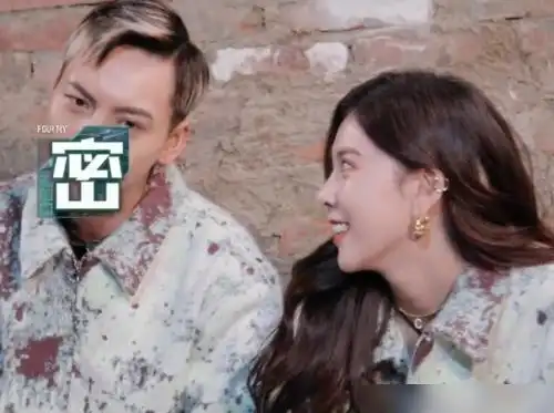 陈伟霆宋妍霏穿情侣装拍照无视周扬青存在这是要公开