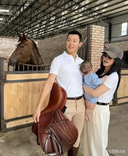 表面是艺人,实际上家世显赫的4位女明星,个个根正苗红没人敢惹