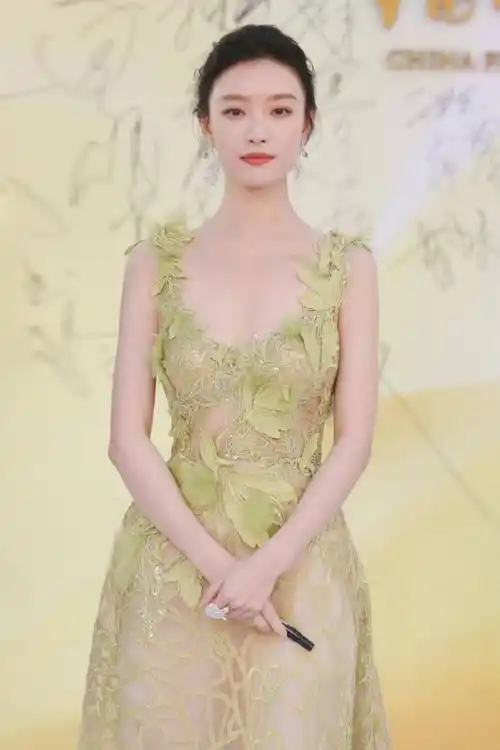 柳岩蝴蝶结很大排第三,baby不敌倪妮_裙子_钟楚曦_女明星