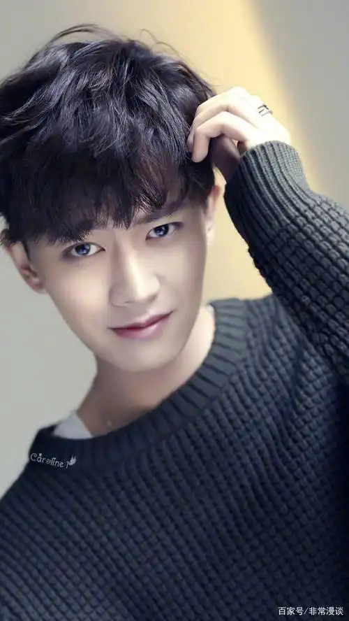 颜值担当任嘉伦照片合集写真