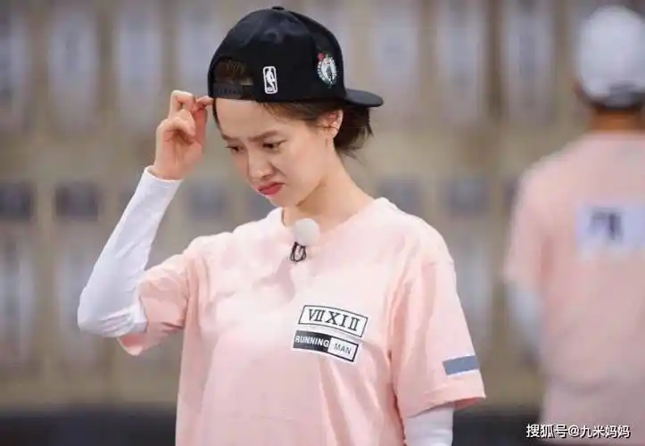 美黑后,宋智孝更加显老,出演《running man》迷惑行为引网友热议_节目